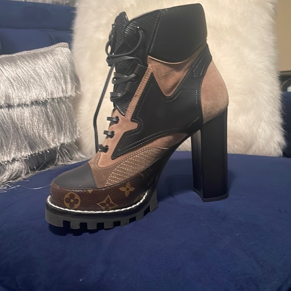 AUTHENTIC LOUIS VUITTON BOOT - Picture 1 of 5